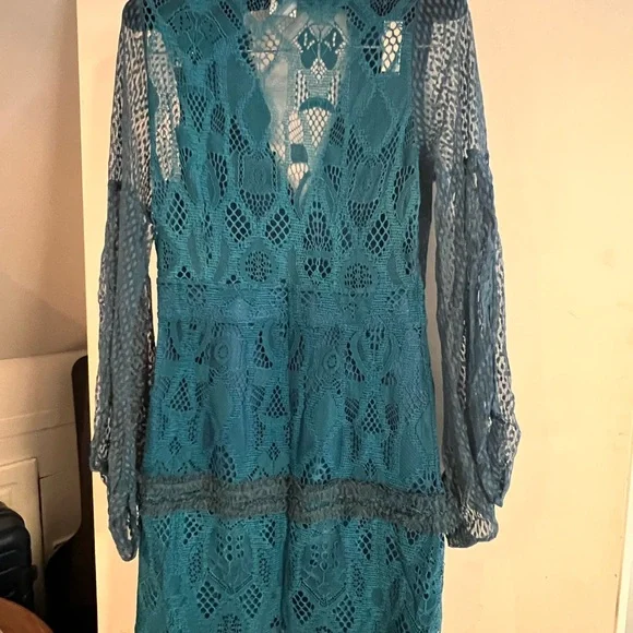 foxiedox Teal Lace Dress with V-Neck - Picture 3 of 5